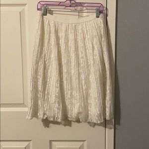 White skirt knees length